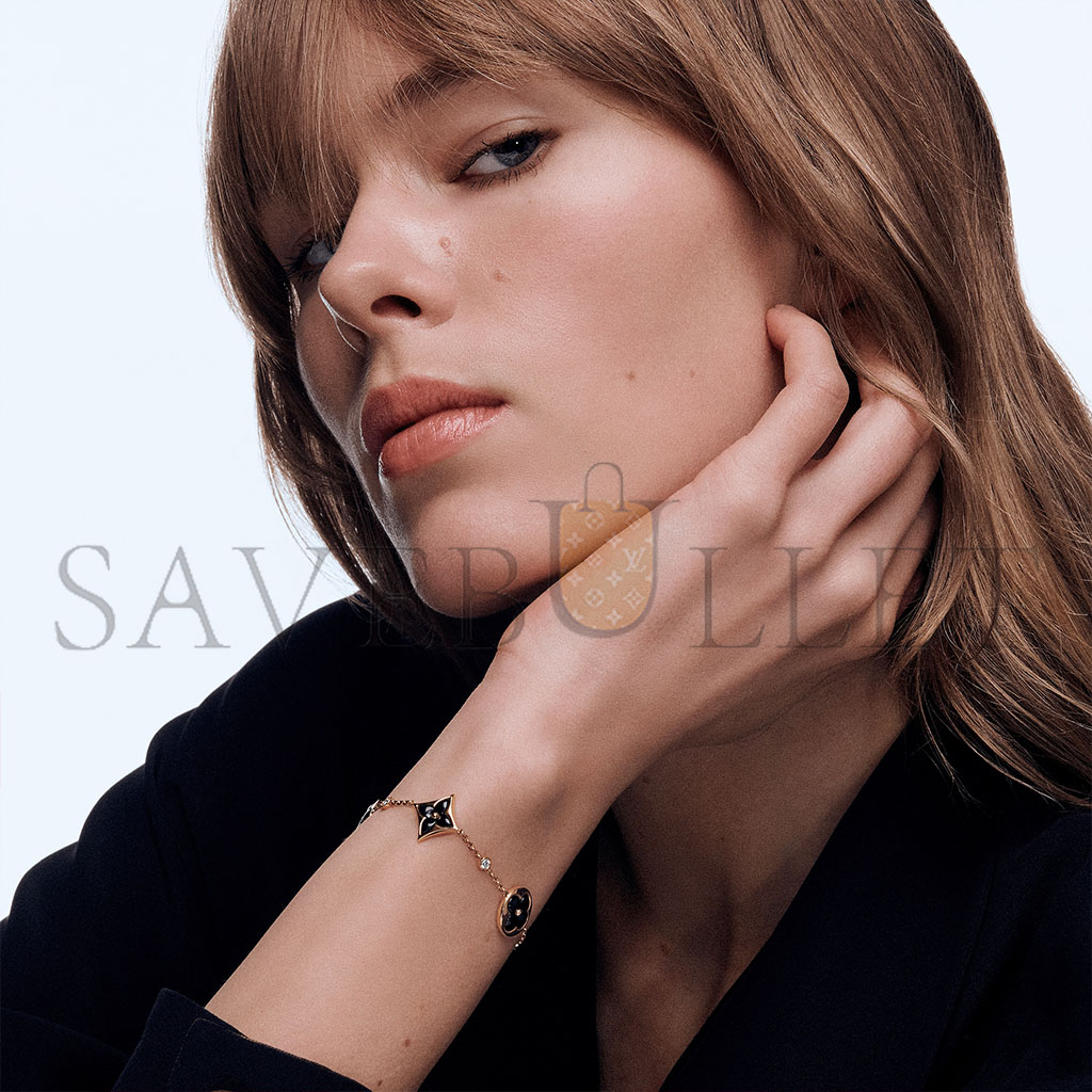 l**is V*t*n color blossom bb multi-motif yellow gold, onyx and diamond bracelet q05024